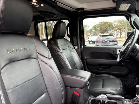 Used 2023 Jeep Wrangler Sahara w/ Cold Weather Group image 12
