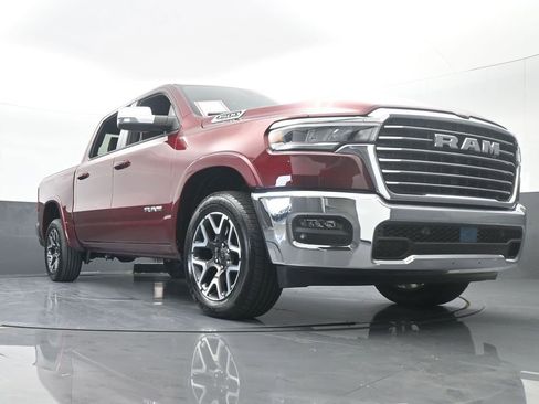 Used 2025 RAM 1500 Laramie image 64