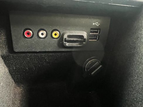 Used 2014 Ford Taurus SEL w/ Equipment Group 201A FWD image 28
