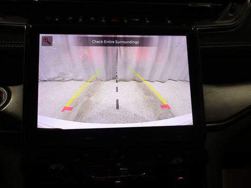 Used 2023 Jeep Grand Cherokee Limited w/ Black Appearance Package AWD/4WD image 24