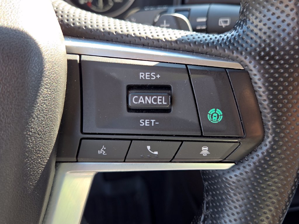Used 2024 Mitsubishi Outlander AWD image 25