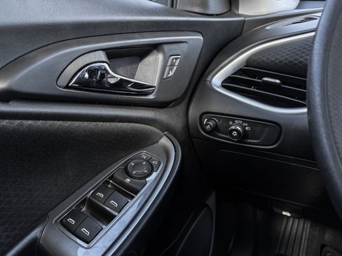 Used 2024 Chevrolet Malibu LT image 13