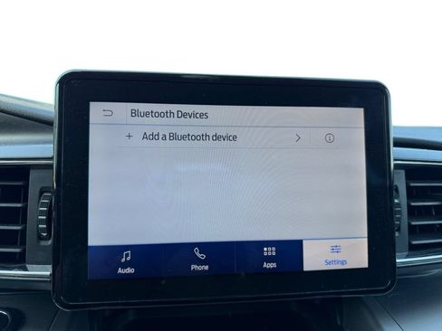 Used 2021 Ford Explorer XLT w/ Equipment Group 202A AWD/4WD image 18