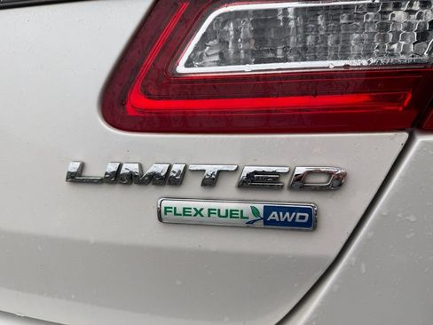 Used 2016 Ford Taurus Limited w/ Equipment Group 301A AWD/4WD image 26