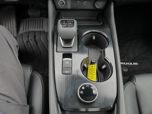 Used 2023 Nissan Rogue SL AWD/4WD image 31