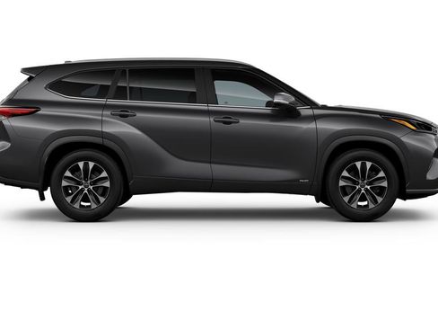 New 2025 Toyota Highlander XLE image 12