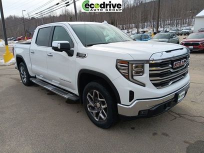 New 2026 GMC Sierra 1500 SLT w/ SLT Premium Package