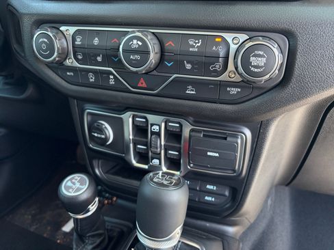 New 2026 Jeep Gladiator Sport AWD/4WD image 24