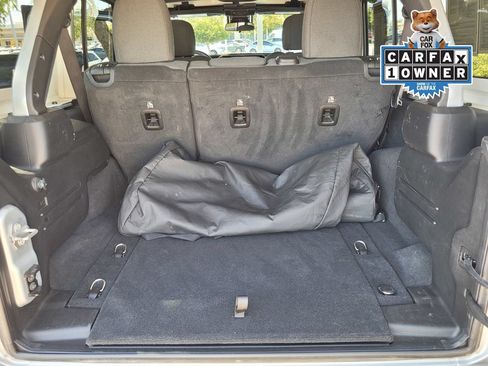 Used 2024 Jeep Wrangler Unlimited Sahara AWD/4WD image 23