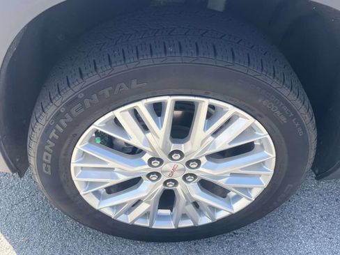 Used 2024 GMC Acadia Elevation FWD image 11