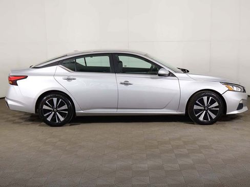 Used 2021 Nissan Altima 2.5 SV FWD image 15