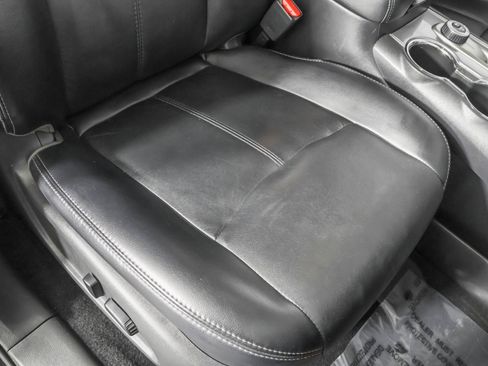 Used 2019 Nissan Pathfinder SL image 52