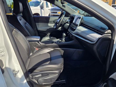 Used 2025 Jeep Compass Latitude image 6