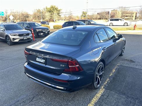 Certified 2024 Volvo S60 B5 Core image 8