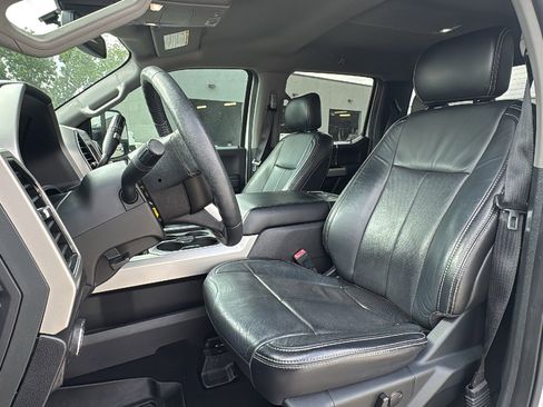 Used 2020 Ford F250 Lariat w/ Chrome Package image 13