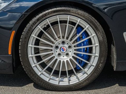 Used 2017 BMW ALPINA B7 xDrive AWD/4WD image 17