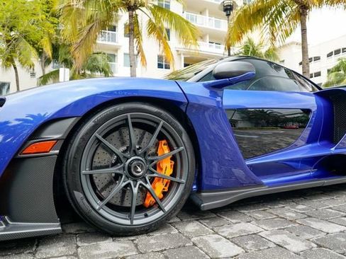 Used 2019 McLaren Senna image 11