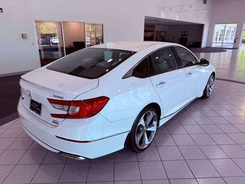 Used 2020 Honda Accord Touring image 14