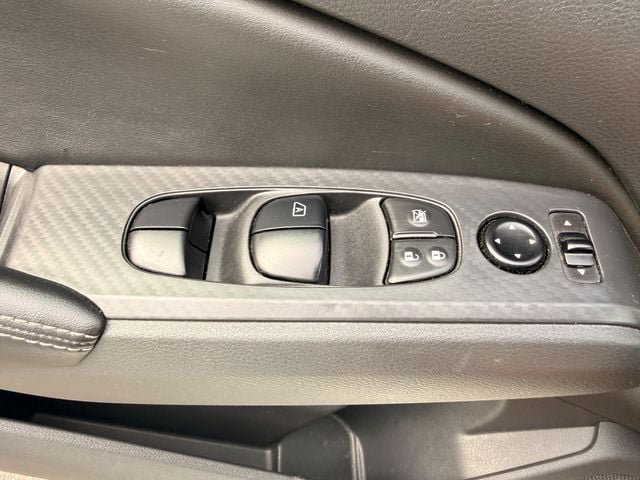Used 2025 Nissan Altima 2.5 SV FWD image 8