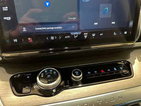 Used 2025 Ford Expedition Platinum w/ Driver's Package image 12