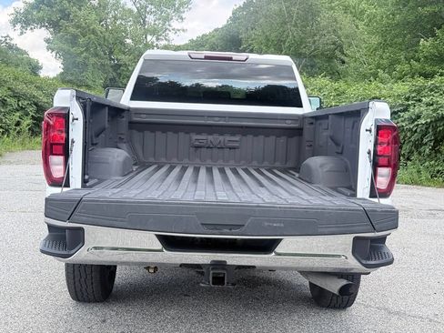 Used 2022 GMC Sierra 2500 SLE w/ X31 Off-Road Package AWD/4WD image 6