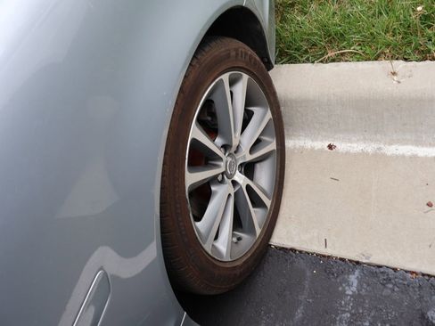 Used 2011 Volvo C70 T5 w/ Climate Pkg image 19