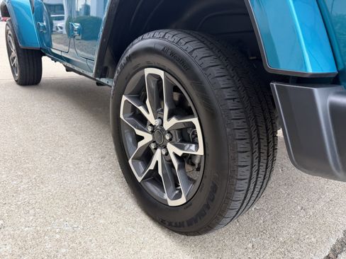 Used 2024 Jeep Wrangler Sport S image 13