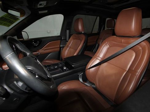 Used 2023 Lincoln Aviator Grand Touring w/ Equipment Group 301A AWD/4WD image 4
