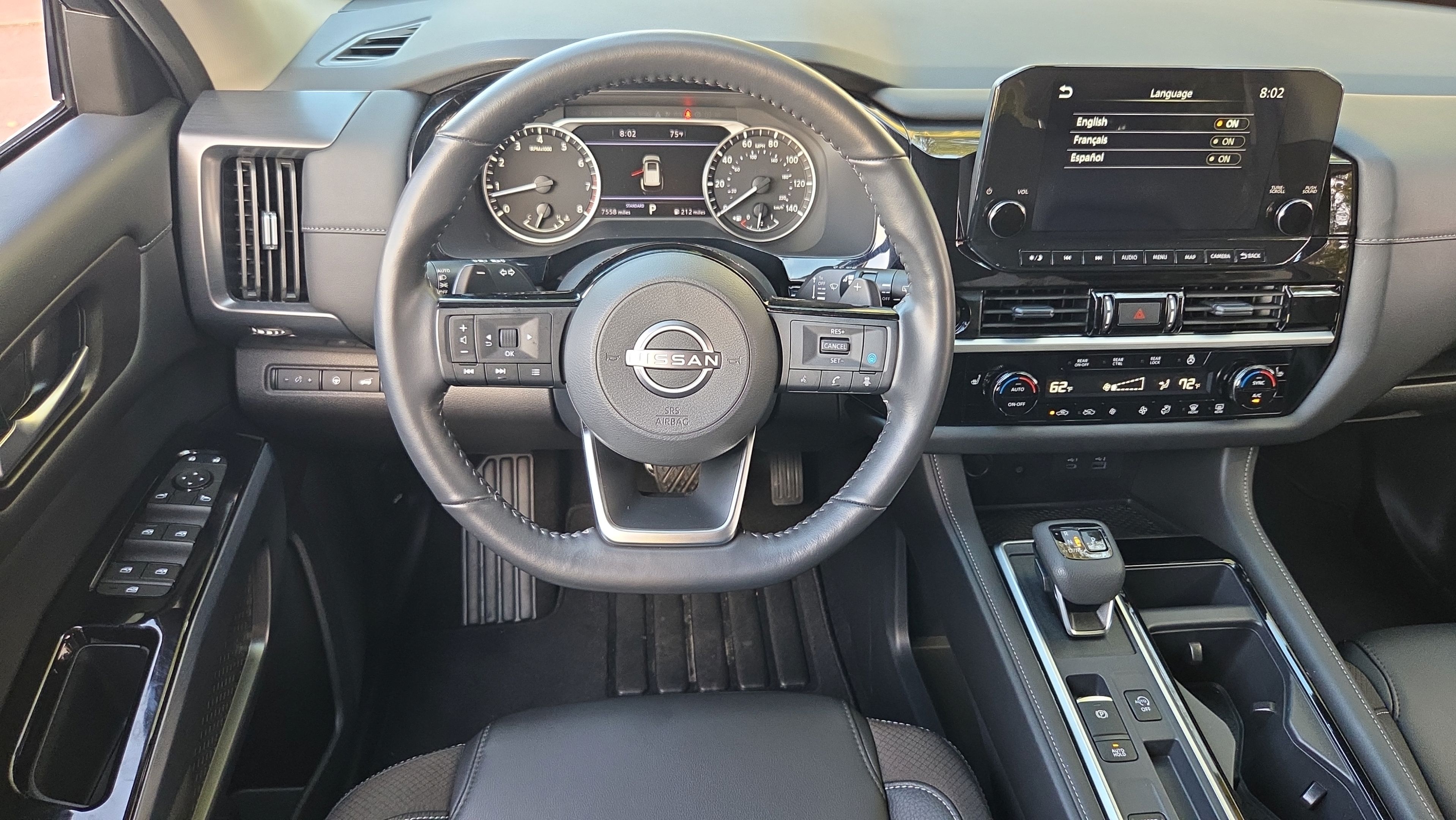 Used 2025 Nissan Pathfinder SL FWD image 12