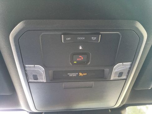 Used 2024 Toyota Tacoma SR5 AWD/4WD image 14