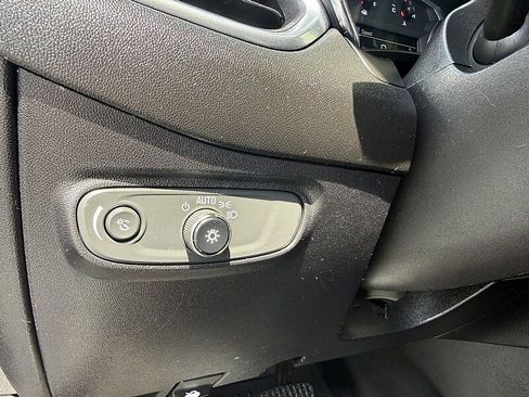 Used 2018 Chevrolet Equinox LT w/ Sun & Infotainment Package AWD/4WD image 19