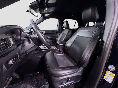 Used 2023 Ford Explorer ST-Line AWD/4WD image 12