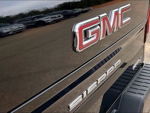 Used 2020 GMC Sierra 1500 AT4 w/ Off-Road Performance Package image 22