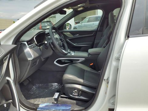 Certified 2025 Jaguar F-PACE R-Dynamic S image 9