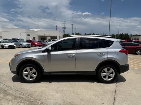 Used 2013 Toyota RAV4 XLE FWD image 5