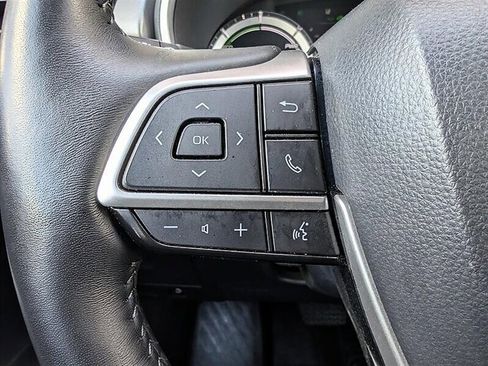 Used 2025 Toyota Highlander XLE AWD/4WD image 21