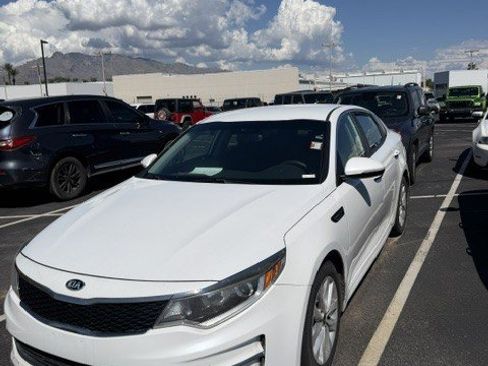 Used 2016 Kia Optima LX FWD image 2