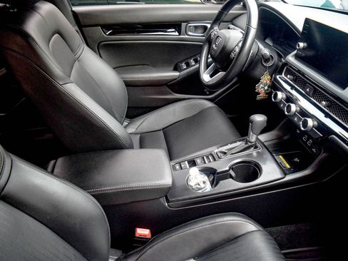 Used 2024 Honda Civic Sport Touring image 8