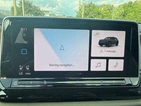 Used 2025 Volkswagen Atlas SE FWD image 19
