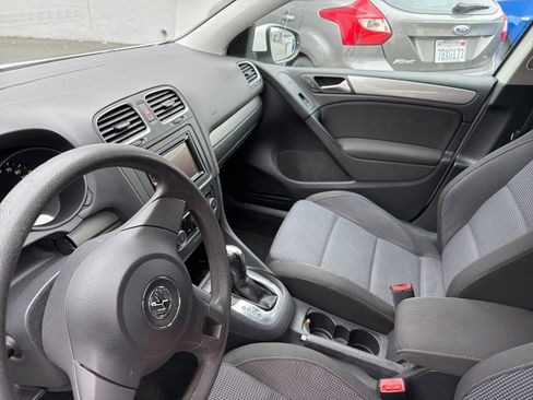 Used 2012 Volkswagen Golf 4-Door image 5