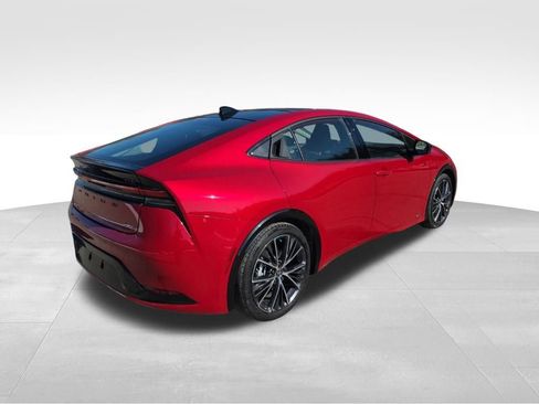 Used 2024 Toyota Prius XLE image 5