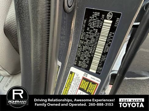 Used 2025 Toyota Camry SE FWD image 5