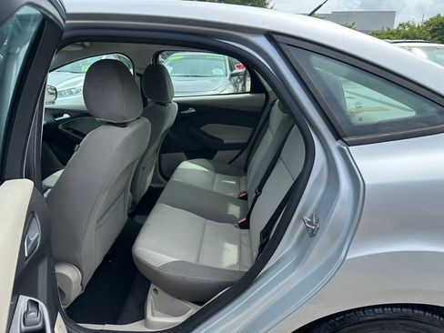 Used 2014 Ford Focus SE FWD image 15