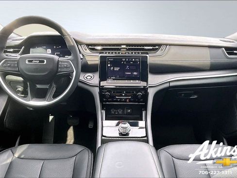 Used 2024 Jeep Grand Cherokee Altitude image 7