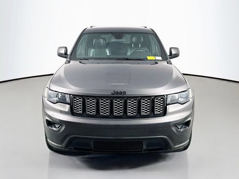 Used 2021 Jeep Grand Cherokee Laredo X AWD/4WD image 2