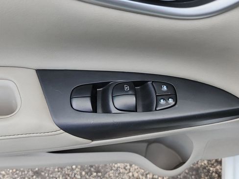 Used 2017 Nissan Sentra SL image 11