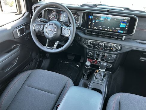 New 2025 Jeep Gladiator Rubicon w/ Convenience Group image 11