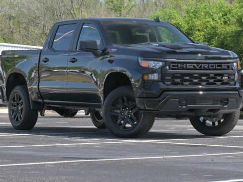 New 2026 Chevrolet Silverado 1500 Custom Trail Boss w/ Turbomax Blackout Package AWD/4WD image 2