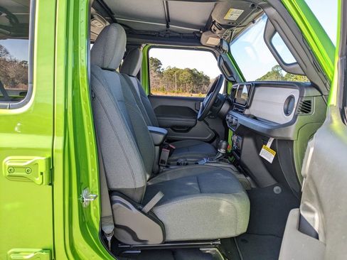 Used 2026 Jeep Wrangler Sport AWD/4WD image 44