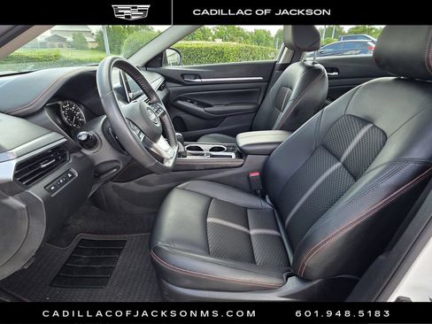 Used 2024 Nissan Altima 2.5 SR FWD image 18